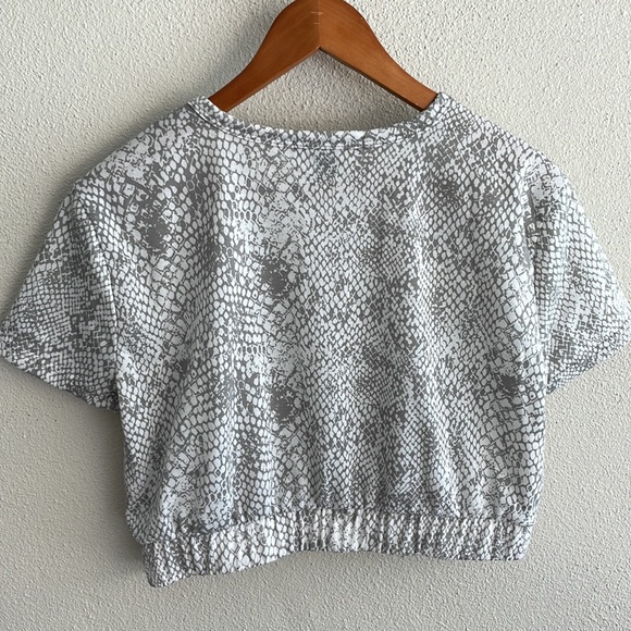 Align Collective Cropped top - Picture 3 of 3